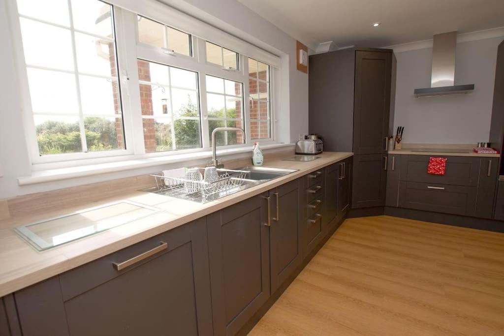 Spacious 5 Bed In The Countryside, Close To Frinton-On-Sea Kirby Cross ภายนอก รูปภาพ