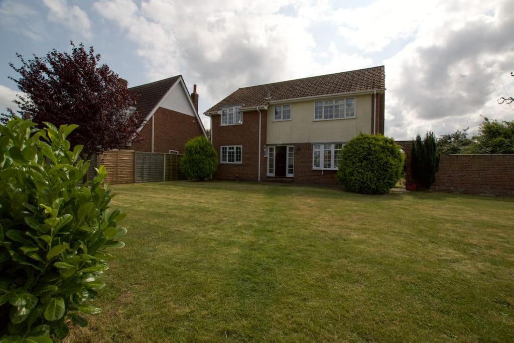 Spacious 5 Bed In The Countryside, Close To Frinton-On-Sea Kirby Cross ภายนอก รูปภาพ